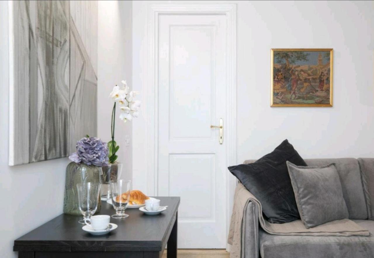 Spanish Modern Apartament Rome Exterior photo